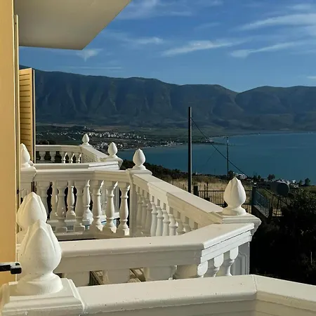 Apartment 360° View *